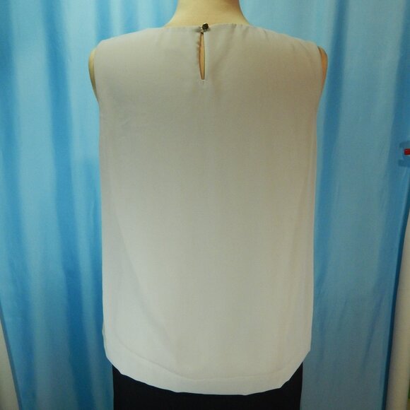 Calvin Klein Taupe Full Pleated Front Bubble Hem Sleeveless Career Top Large EUC - Picture 4 of 12